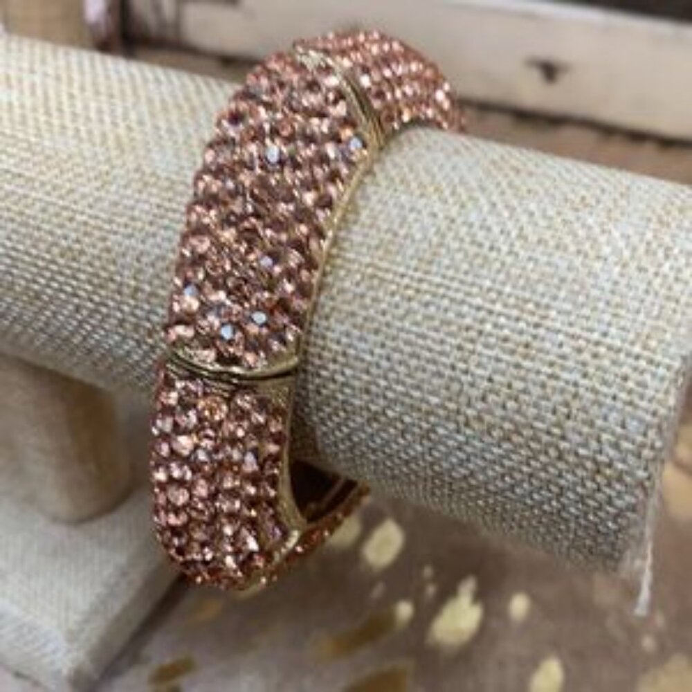 🔸STUNNING🔸 Peachy Rose Gold Square Fashion Bracelet!!! - Picture 4 of 7
